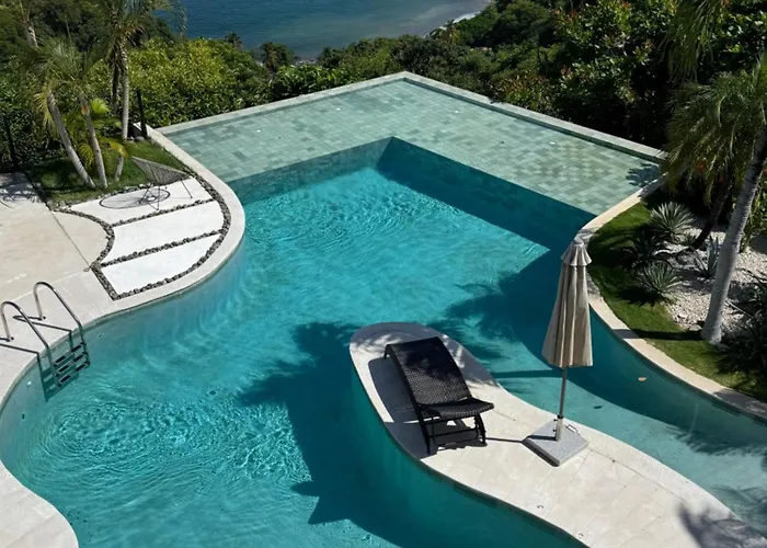 Azul Villa